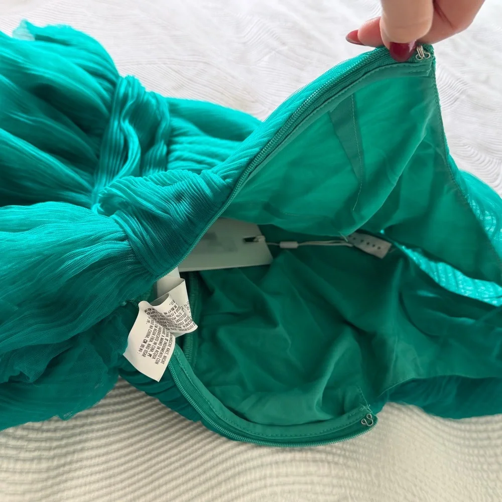 NEW Turquoise Ruffled One-Shoulder Top - Picture 4 of 5
